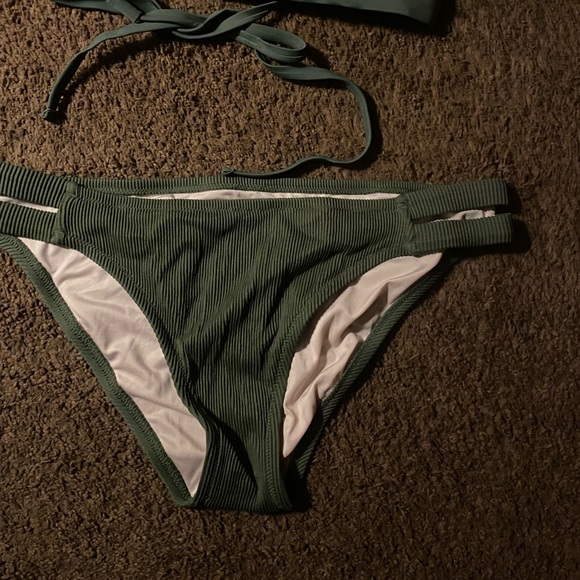 selling this cute bathing suit from target:) - Picture 2 of 2